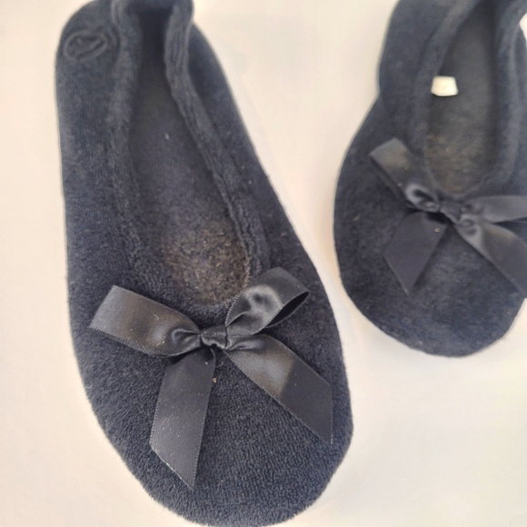 ISOTONER Women’s Black Stretch Terry Classic Ballerina Slippers Size Small - Picture 5 of 5